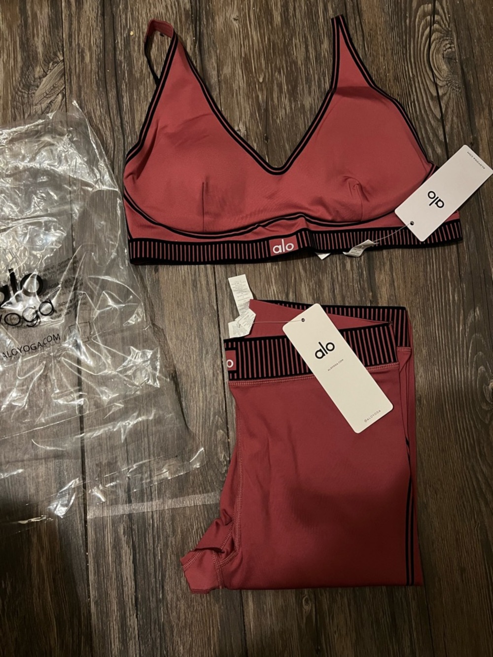 ALO Yoga Dusty Rose Seamless V-Neck Bralette and Leggings Set with Black Trim